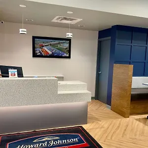 Howard Johnson By Wyndham West Winnipeg